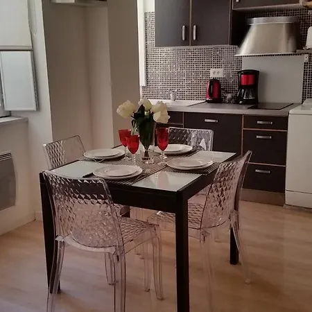 Les Trois Chandeliers Un Petit Paradis En Plein Centre *