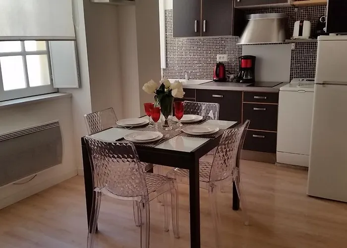 Les Trois Chandeliers Un Petit Paradis En Plein Centre *